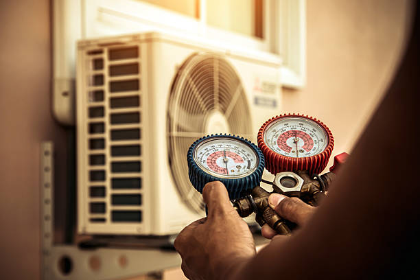 Professional Ac Installation technician working in Kennard, TX